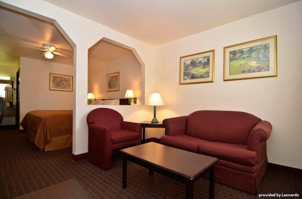 Best Western Regency Inn & Suites Gonzales Phòng bức ảnh